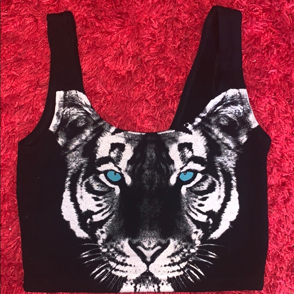 Out from under tiger xs crop top